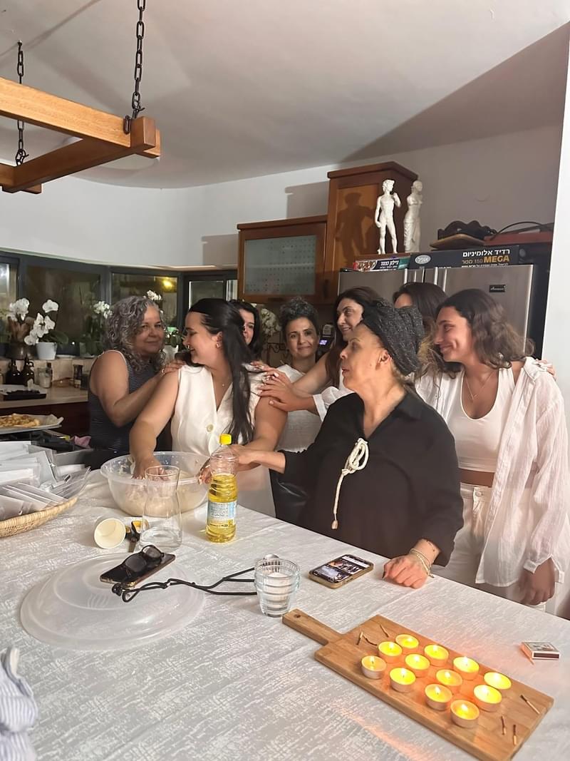 הפרשת חלה  - כשחלה פוגשת תשליך: כך סיכמנו את השנה בקהילה