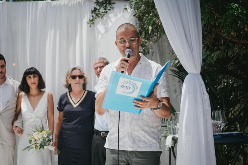 רבנים ועורכי טקסים - החופה הישראלית ב- 2025: מסורת עתיקה או הצהרה מודרנית?