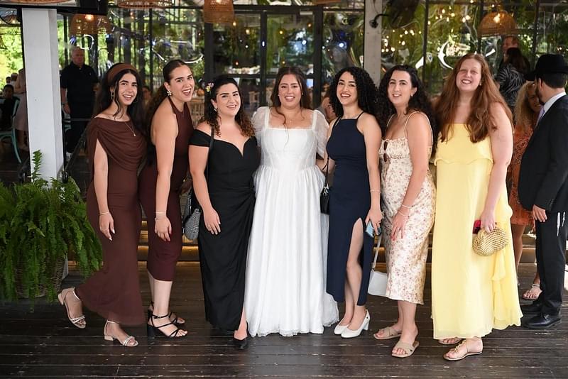 עיצוב אירועים - 270 עותקים וסיפור אהבה: החתונה של עדן ויניב