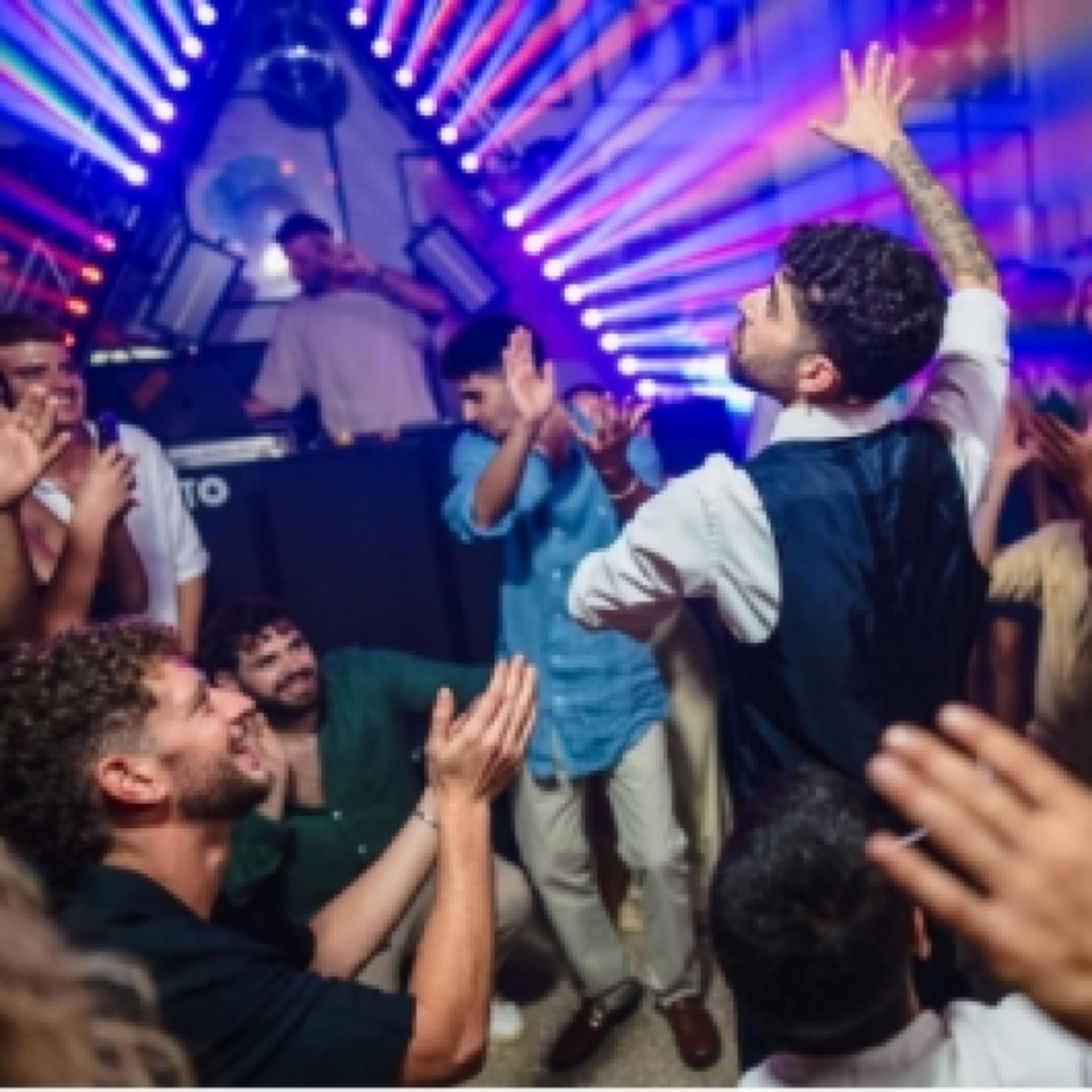 MiX - חברה להגברה, תאורה ועיצוב במה.