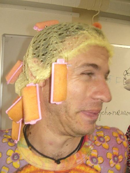 אלכס יוגה צחוק
