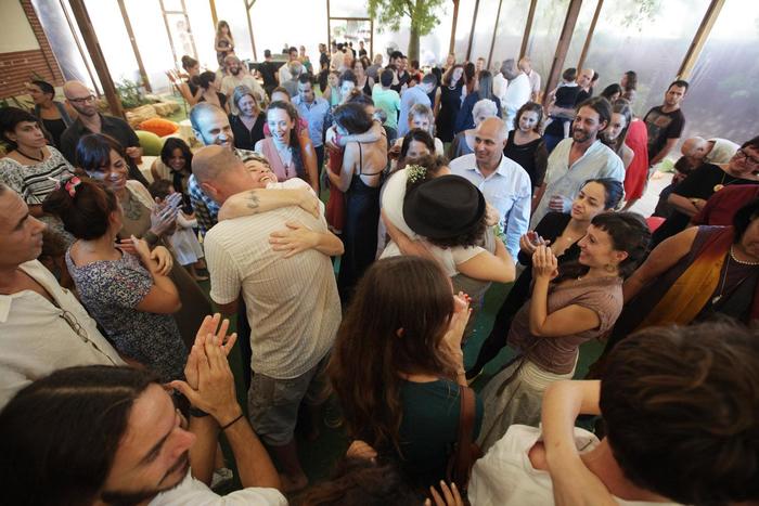 אם גם אתם זוג שחולם על חתונה שמחה עם תקציב לא מנופח, כדאי שתבדקו את הרעיון הזה לעומק.